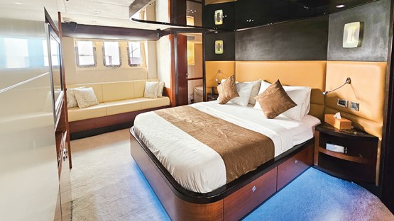 Dionysos Majesty 77ft | AED8400/Hour